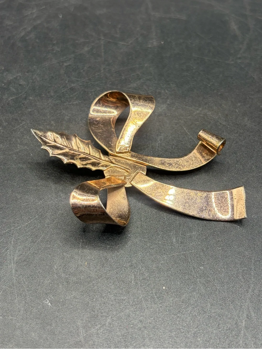 Corocraft Pegasus Sterling Silver Vintage Ribbon & Laurel Leaf Gold Wash Brooch